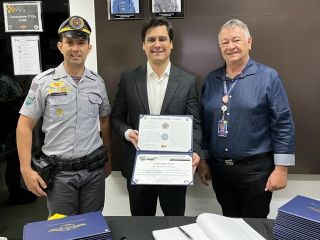 Tamoios recebe homenagem do 6º Batalhão da Polícia Militar Rodoviária pelos serviços prestados à sociedade 