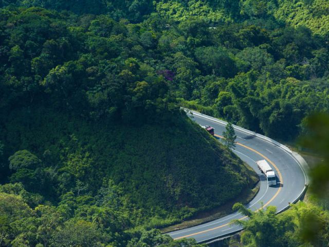 Concessionária Tamoios revitaliza pavimento no trecho de Serra da Tamoios