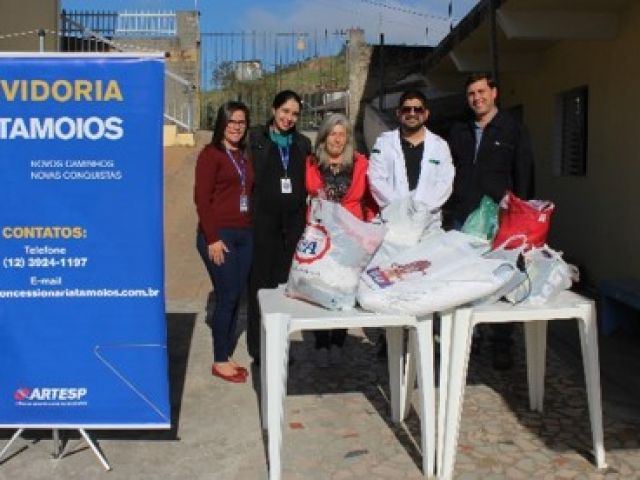 Entidades recebem doações da Campanha do Agasalho Tamoios - 2017
