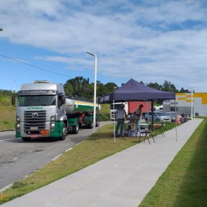 Caminhoneiros da Tamoios contam com nova atividade de apoio na quinta (9)