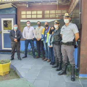 Novo comandante da 3ª Companhia do 6º Batalhão da PMRv visita Centro de Controle Operacional da Tamoios
