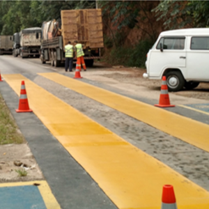 Rodovia dos Tamoios agora conta com balança móvel para verificação e fiscalização de peso dos caminhões