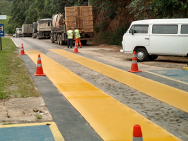 Rodovia dos Tamoios agora conta com balança móvel para verificação e fiscalização de peso dos caminhões