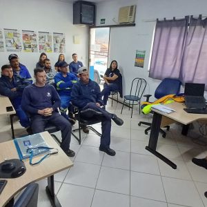 Concessionária Tamoios realiza palestra sobre segurança no trânsito na CAEPA de Paraibuna