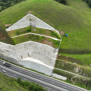 Trecho do km 52 da Rodovia dos Tamoios tem obra finalizada