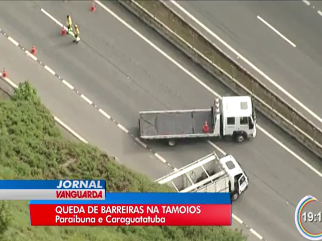 Concessionária atua em diversas frentes em caso de queda de barreiras