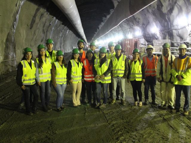 Alunos da UNIP visitam obras da Rodovia dos Tamoios