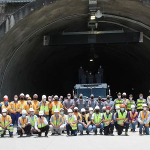 Simulado de atendimento em túnel reúne equipes de resgate na nova serra da Tamoios