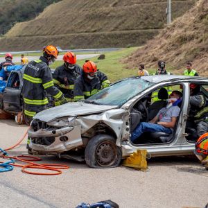 4° Simulado de Acidente com Produtos Perigosos é realizado na Rodovia dos Tamoios