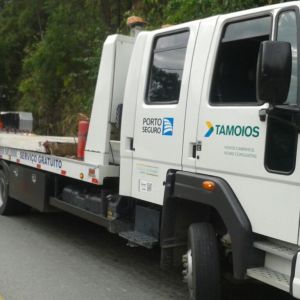 Atuação da Concessionária Tamoios no tombamento de caminhão no km 79+500