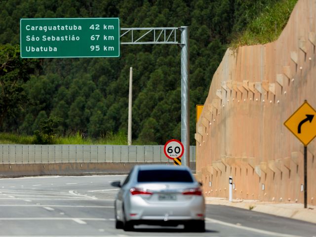 Alterada a data para passagem de carga excedente na Rodovia dos Tamoios