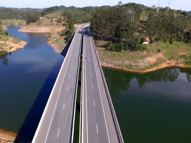 Rodovia dos Tamoios terá operação especial no feriado de Finados