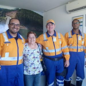 Usuária visita equipe de resgate Tamoios para agradecer atendimento