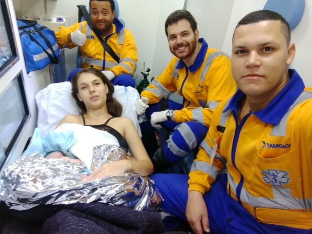 Parto na Rodovia