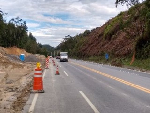 Rodovia dos Tamoios: nesta quarta-feira (11/05) haverá interdição para detonação de rochas no km 64, em Caraguatatuba
