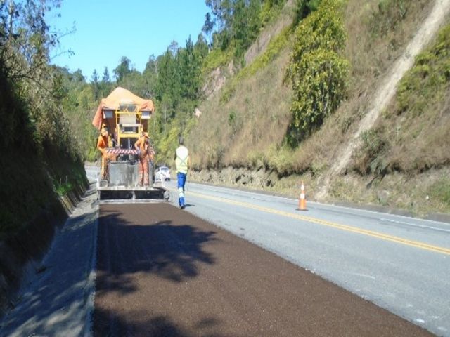 Obras de revitalização de pavimento no trecho de Serra da Tamoios prosseguem nesta terça-feira (15/09)