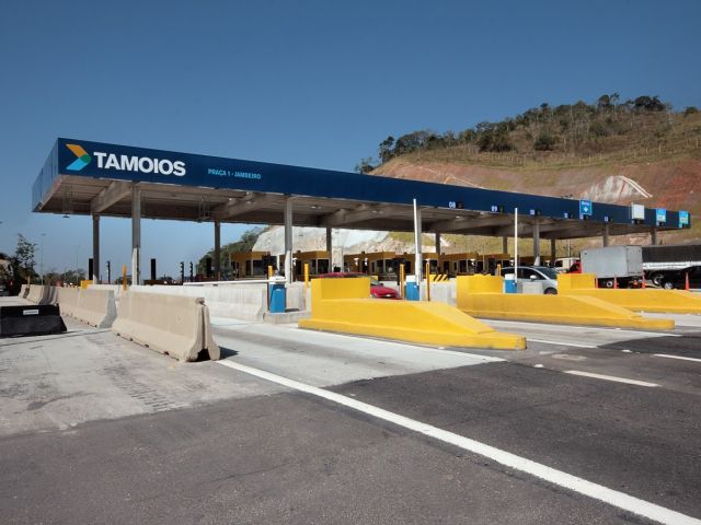 Evasão de pedágio gera multa na Rodovia dos Tamoios