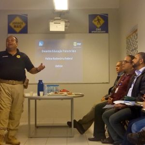 Representante da Concessionária Tamoios participa de reunião com entidades de trânsito da região