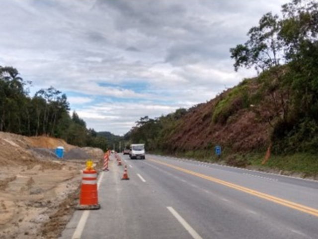 Nesta quarta (15) haverá detonação de rochas no km 64 da Rodovia dos Tamoios com interdição de pistas