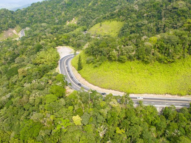 Aniversário de São Paulo: expectativa de tráfego na Rodovia dos Tamoios é de 140 mil veículos durante o feriado