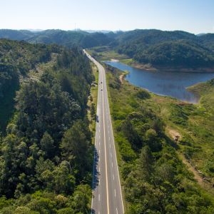 Rodovia dos Tamoios tem operação especial no feriado da Proclamação da República