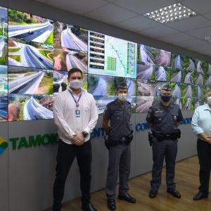 Comandante da Polícia Militar da RMVale visita Centro de Controle Operacional da Tamoios