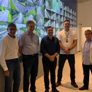 Prefeito de Paraibuna visita Novo CCO e túneis da Tamoios