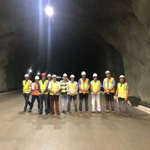 Representantes da ARTESP visitam obras da Tamoios