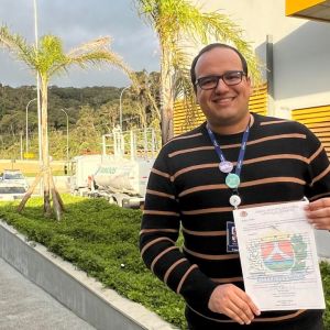 Supervisor de Pedágio e Balança da Tamoios recebe reconhecimento da Câmara Municipal de Paraibuna